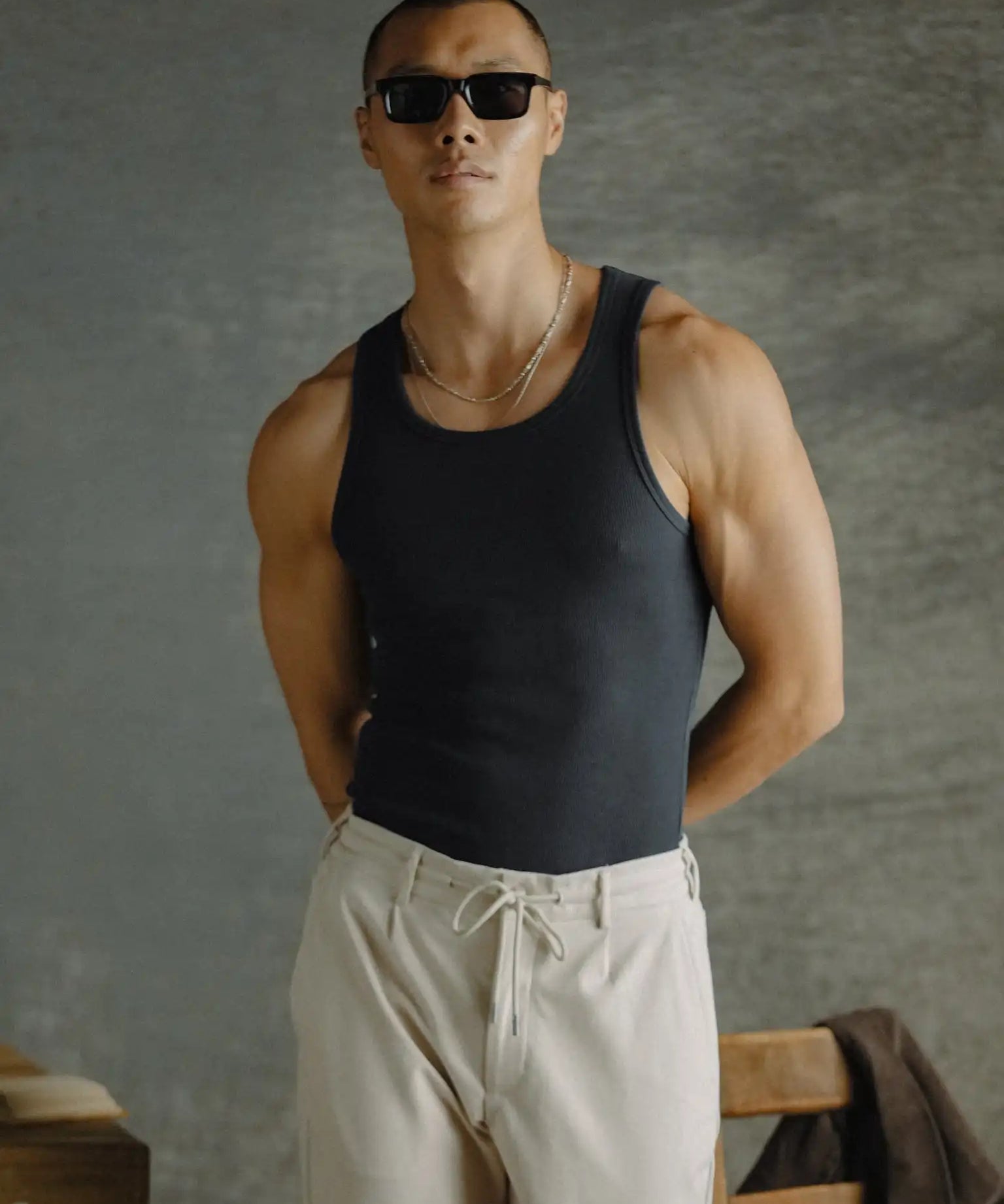 Essential Fitted Rib Tank | Black Form-Fitting