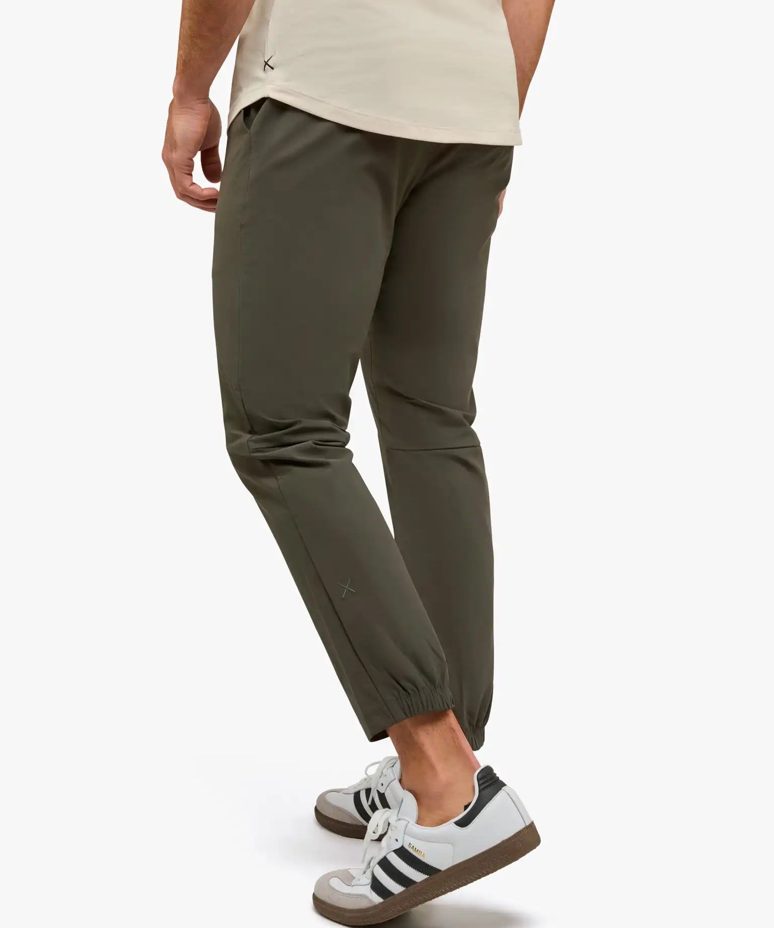 AO Jogger Pant | Dark Pine Slim-fit Versaknit®